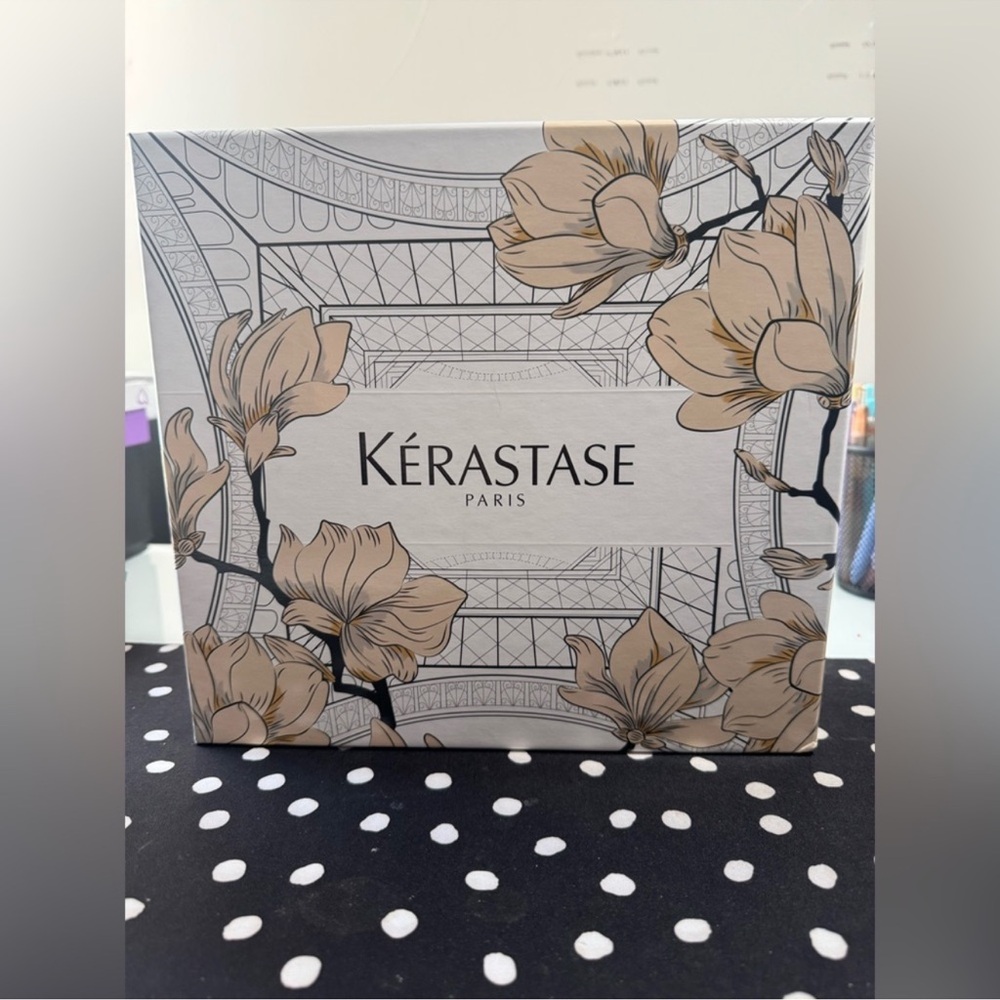 Kerastase Curl Manifesto Hydration Shampoo & Conditioner Set - Picture 2 of 16